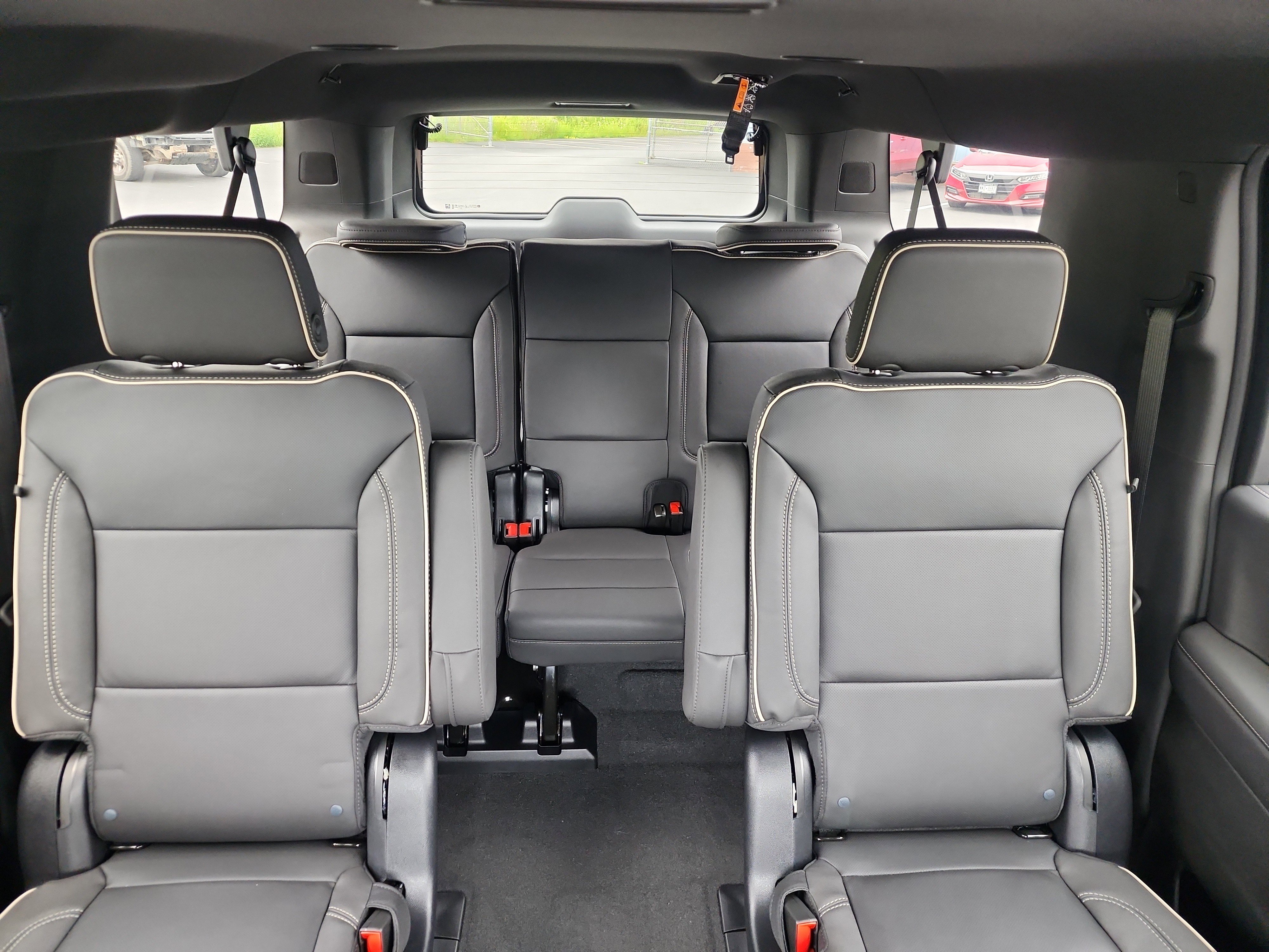 New 2025 Chevrolet Suburban Premier image 23