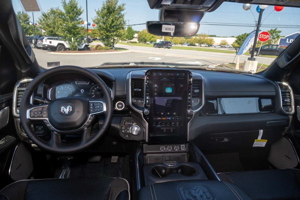 New 2026 RAM 1500 Laramie AWD/4WD image 18