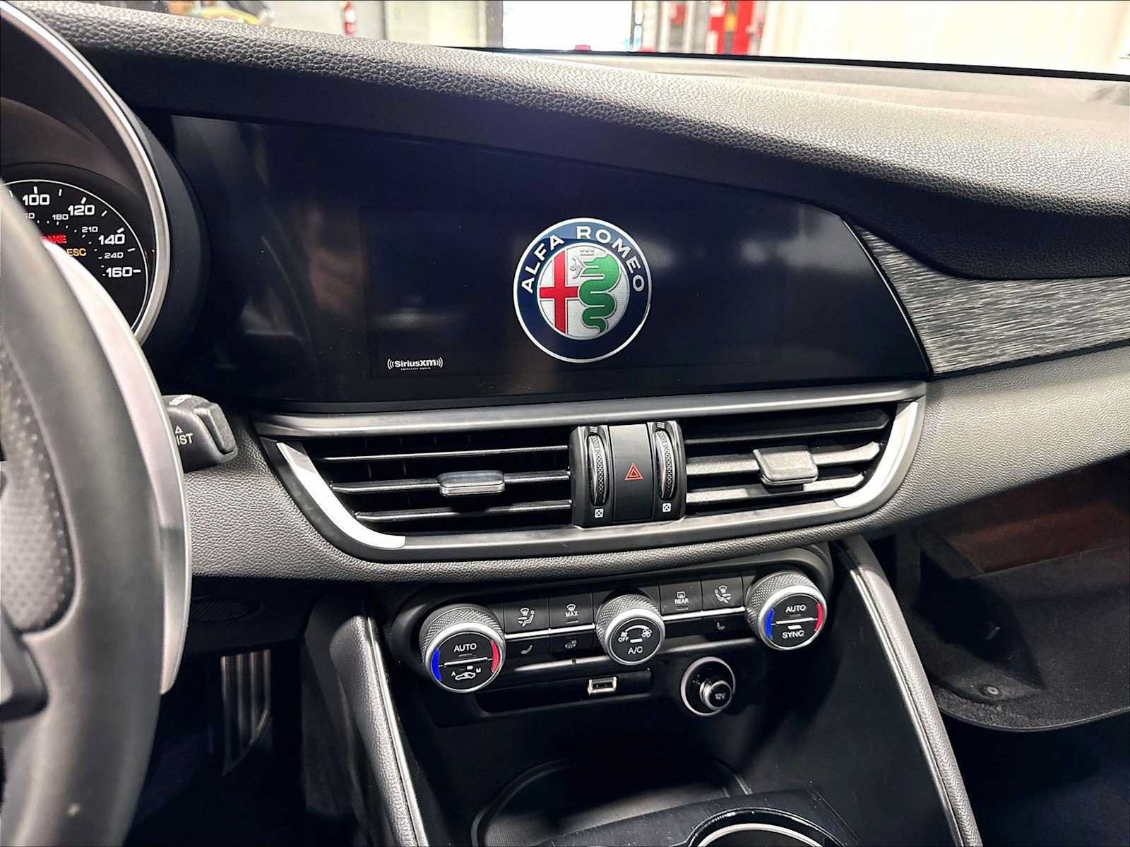 Used 2022 Alfa Romeo Giulia Sprint RWD image 39
