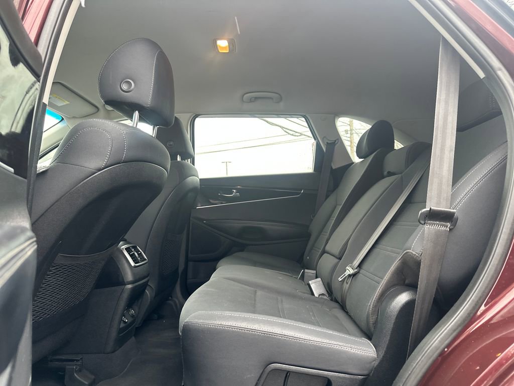 Used 2019 Kia Sorento LX image 14