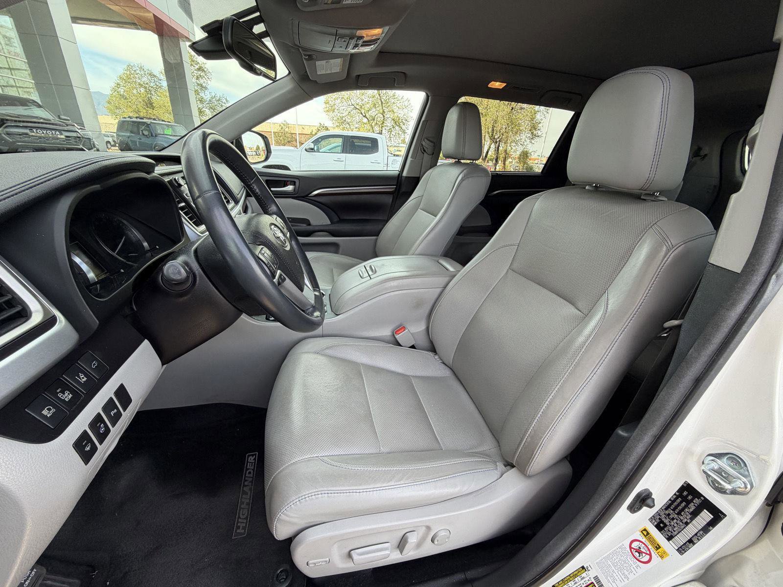 Used 2016 Toyota Highlander Limited Platinum image 14