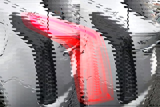 Used 2018 Cadillac XT5 Luxury w/ Driver Awareness Package image 29