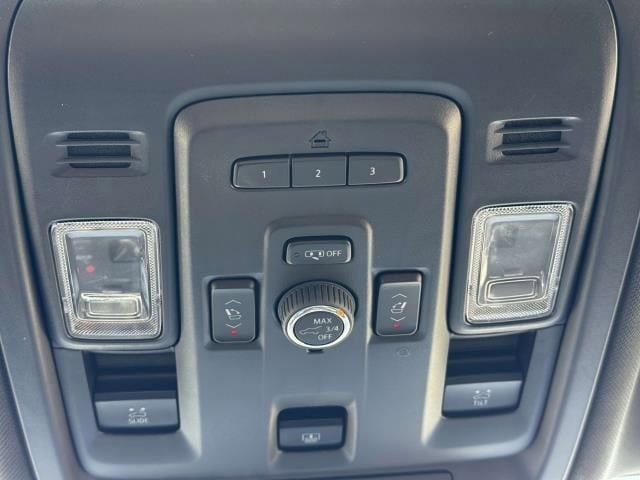 Used 2022 Chevrolet Suburban LT w/ Luxury Package AWD/4WD image 30
