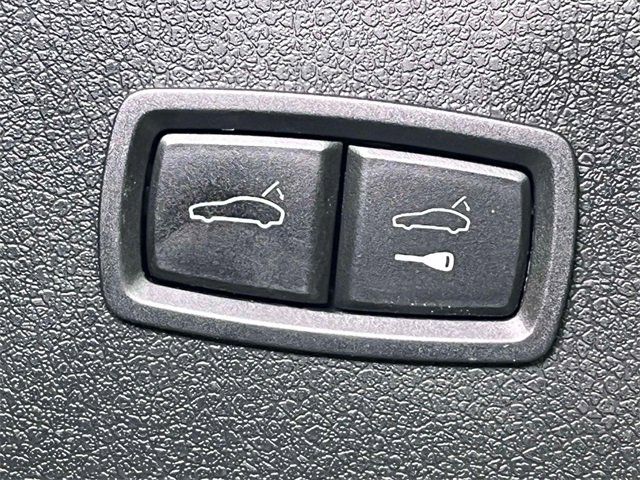Used 2022 Porsche Macan w/ Premium Package Plus image 22