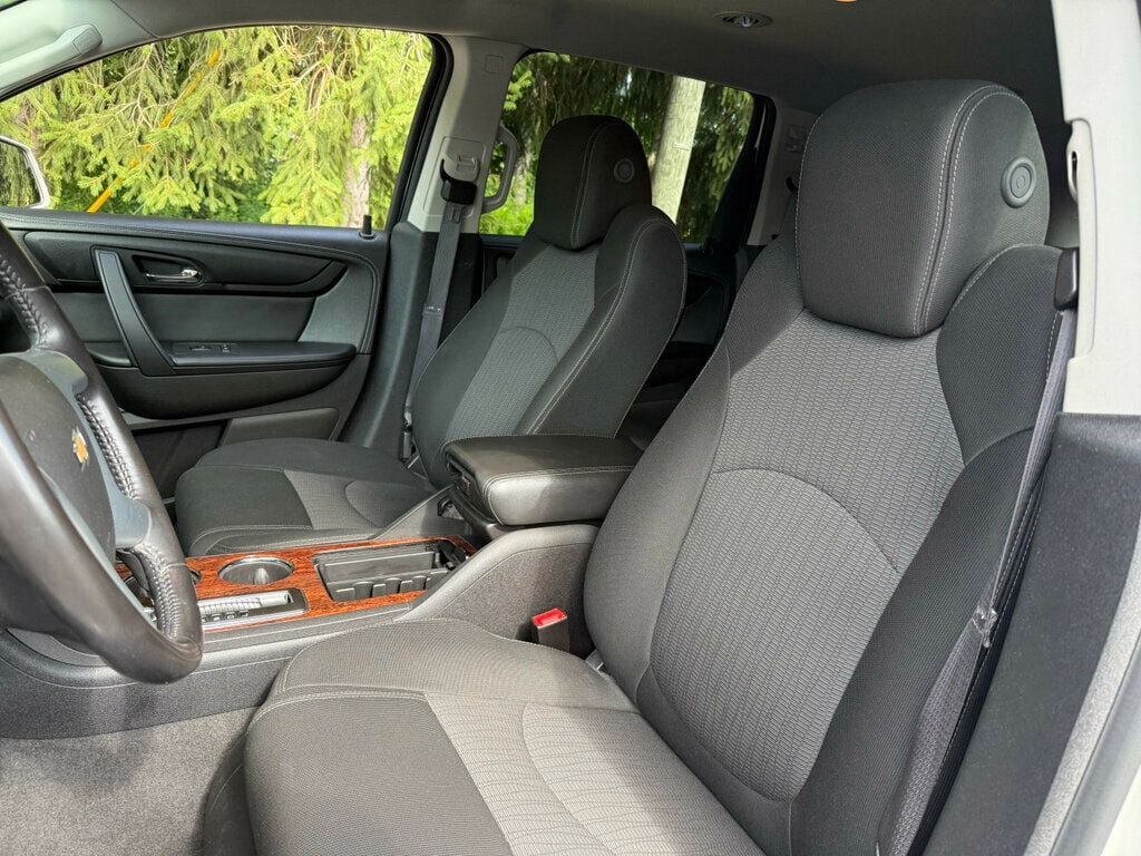 Used 2013 Chevrolet Traverse LT AWD/4WD image 18