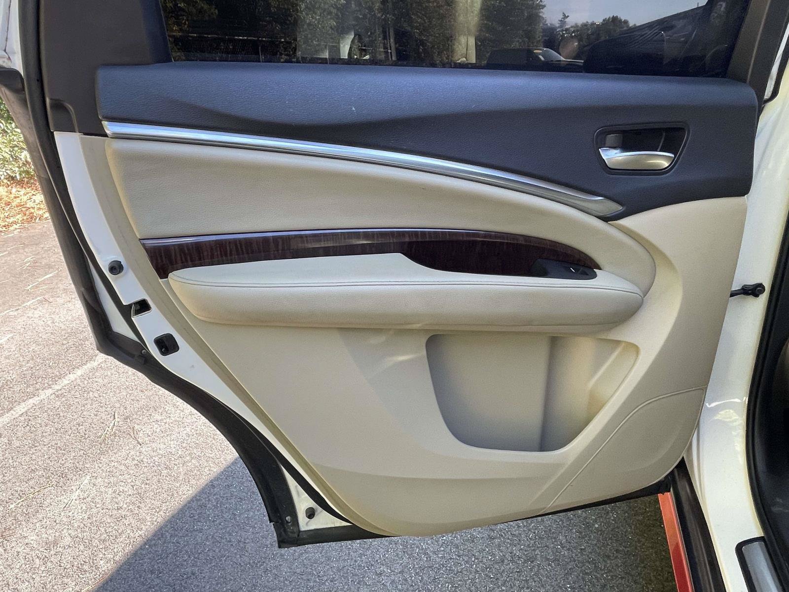 Used 2017 Acura MDX SH-AWD image 16