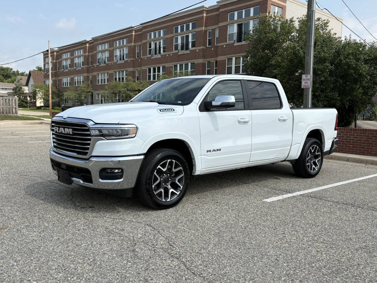 Used 2026 RAM 1500 Laramie AWD/4WD image 42