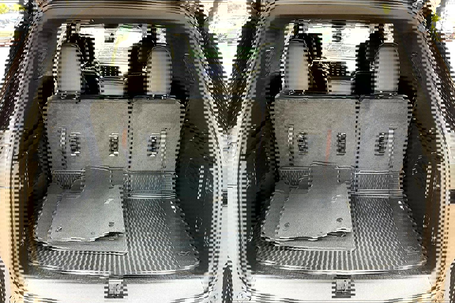 Used 2025 Chevrolet Traverse LT w/ Enhanced Driving Package AWD/4WD image 37