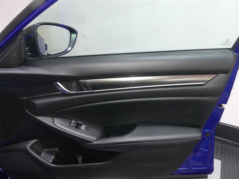 Used 2018 Honda Accord Sport image 18