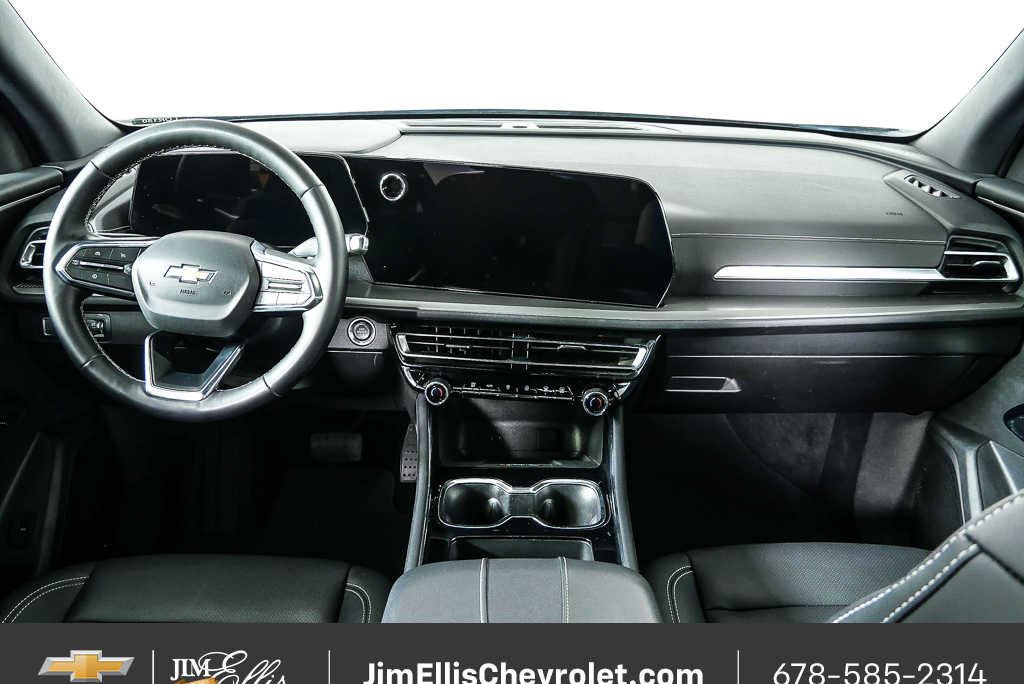 Used 2025 Chevrolet Traverse LT FWD image 19