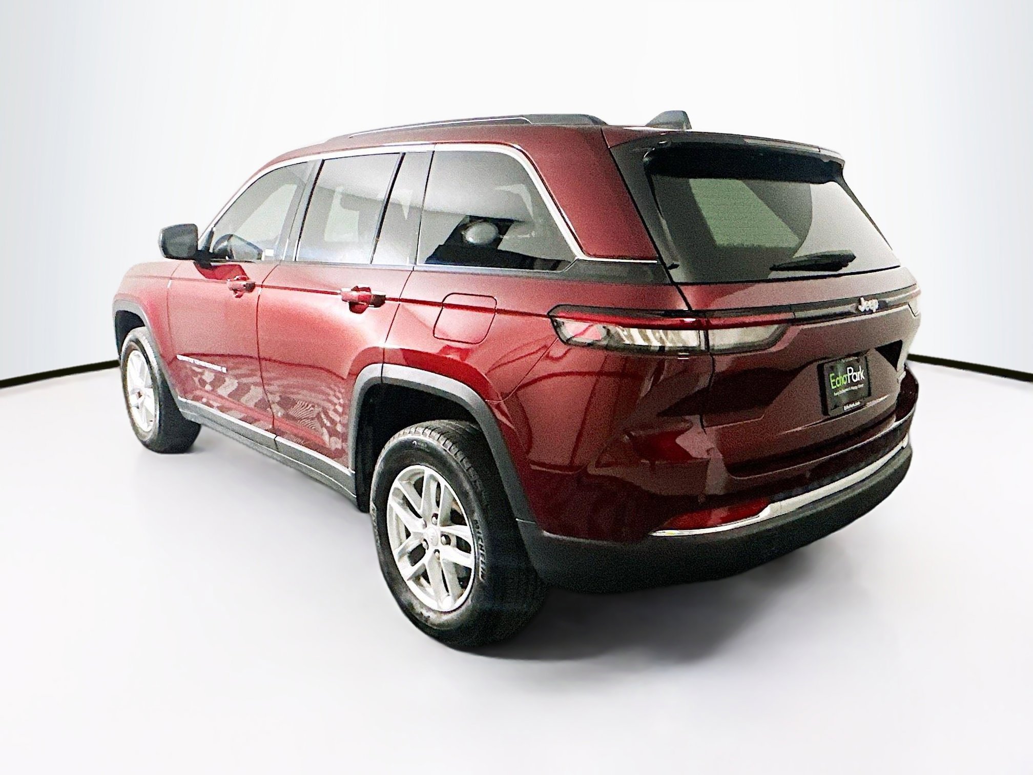 Used 2024 Jeep Grand Cherokee Laredo X image 5