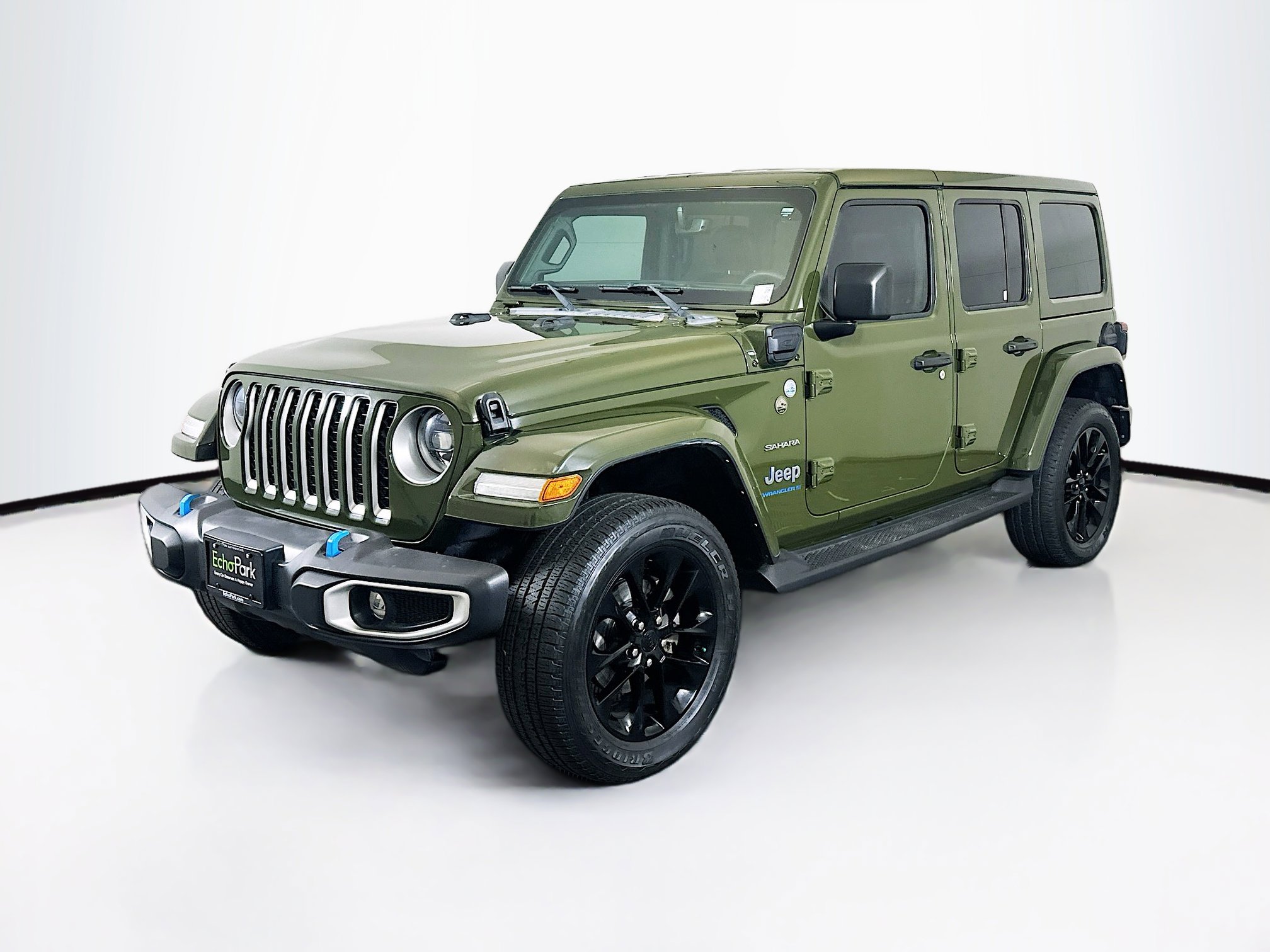 Used 2023 Jeep Wrangler Sahara image 3