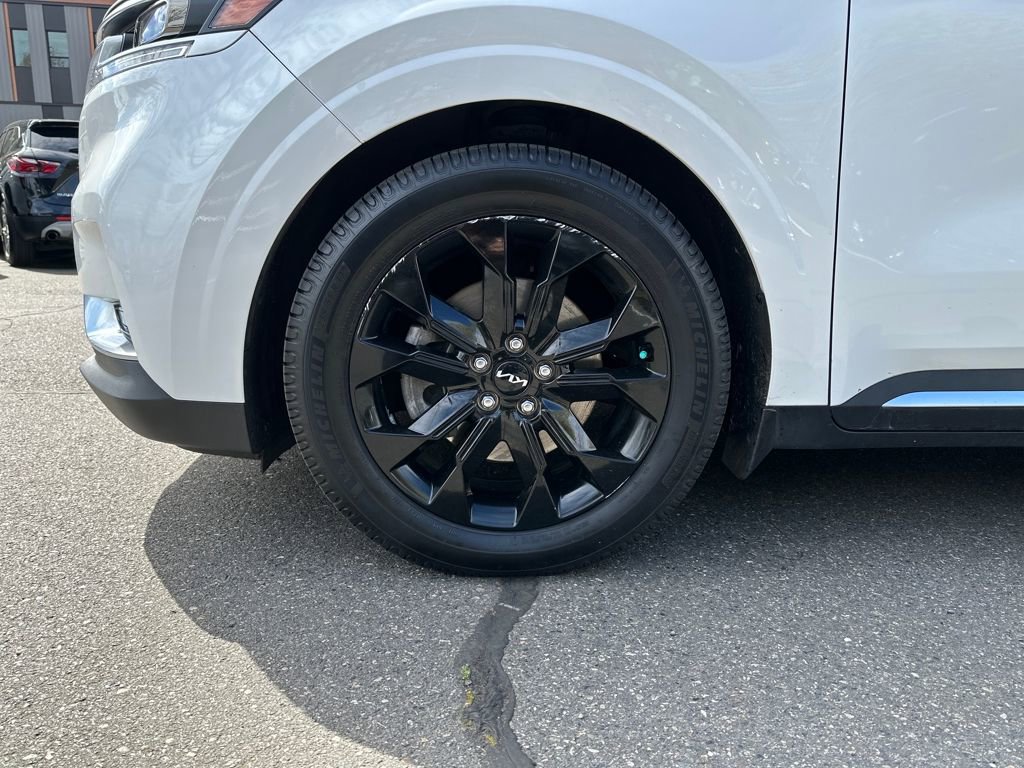 Used 2022 Kia Carnival SX Prestige image 15