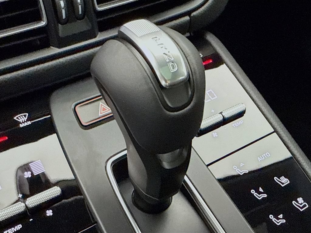 New 2026 Porsche Macan AWD/4WD image 21