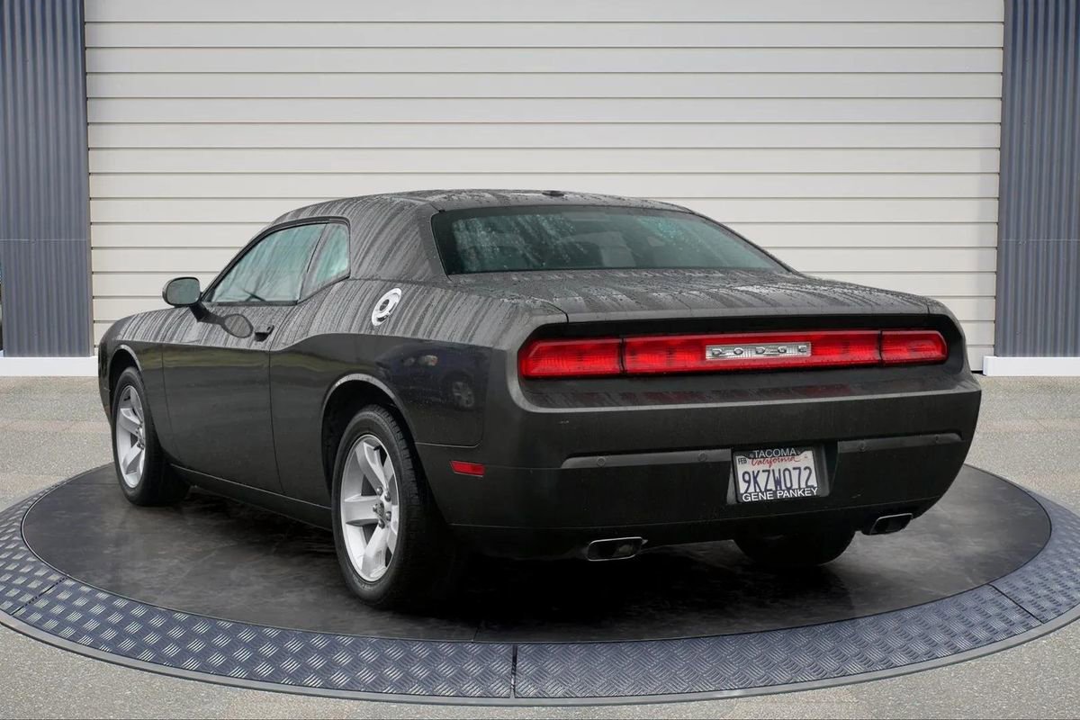 Used 2013 Dodge Challenger SXT Plus image 5