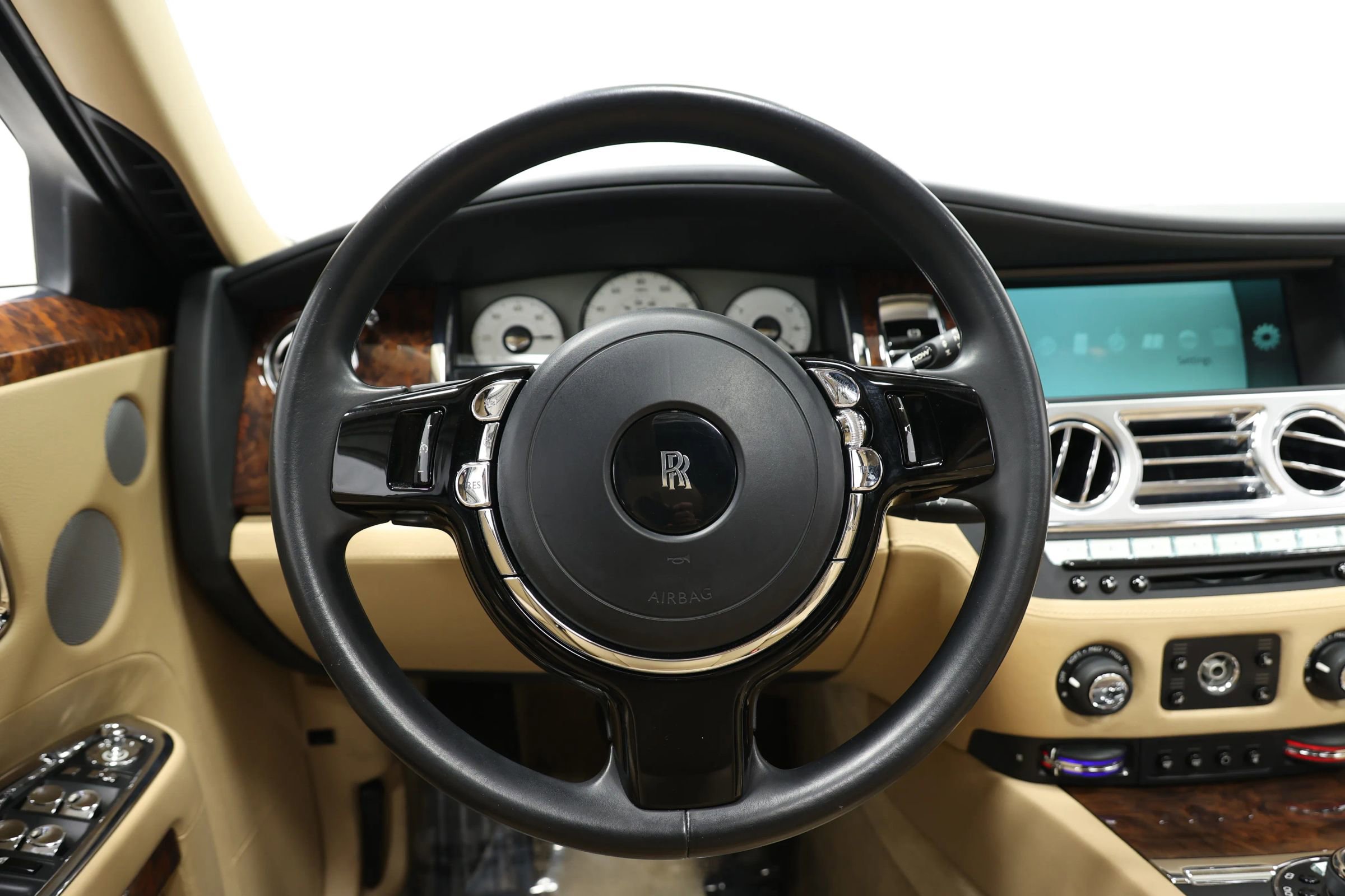 Used 2015 Rolls-Royce Ghost image 24