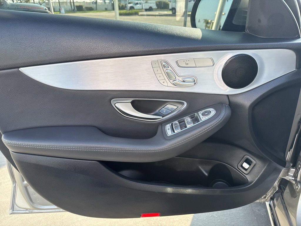 Used 2019 Mercedes-Benz C 300 Sedan image 21
