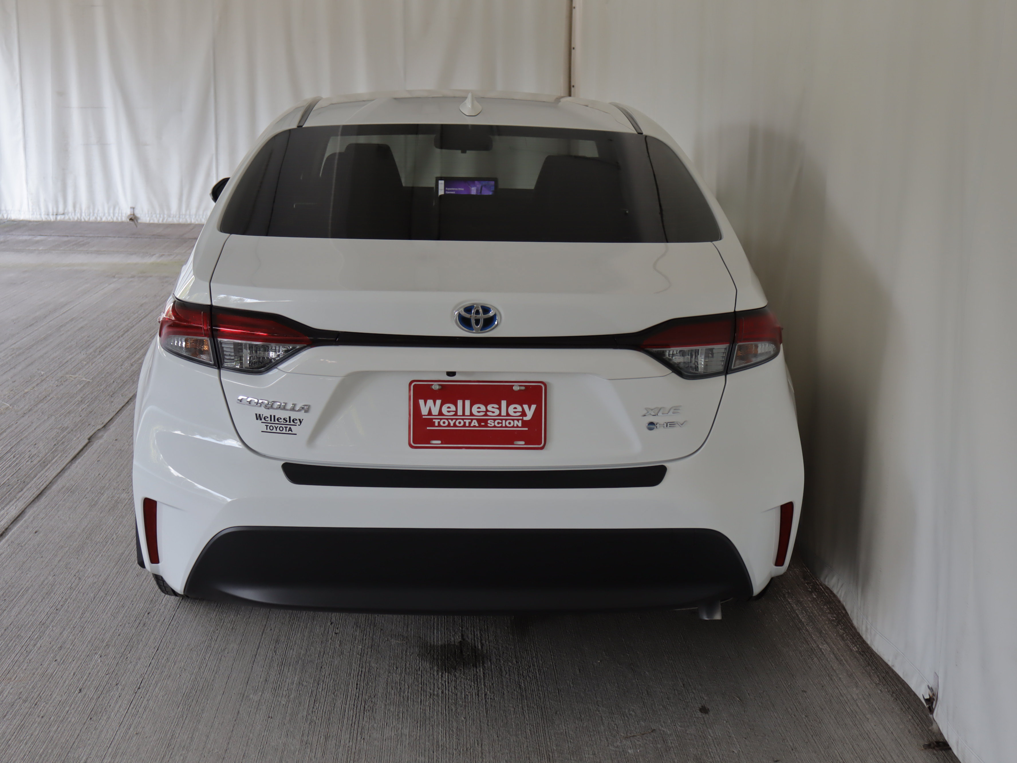 Used 2025 Toyota Corolla XLE FWD image 29