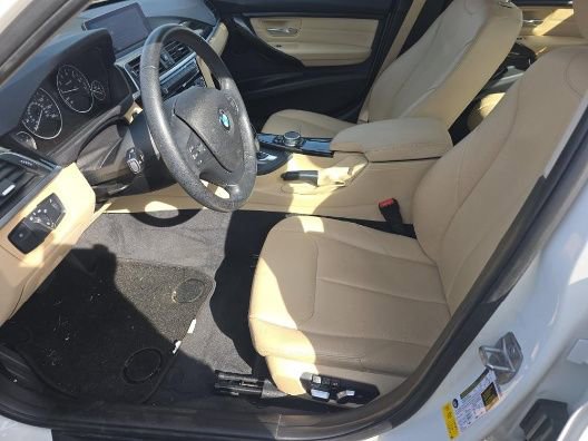 Used 2017 BMW 320i Sedan image 4