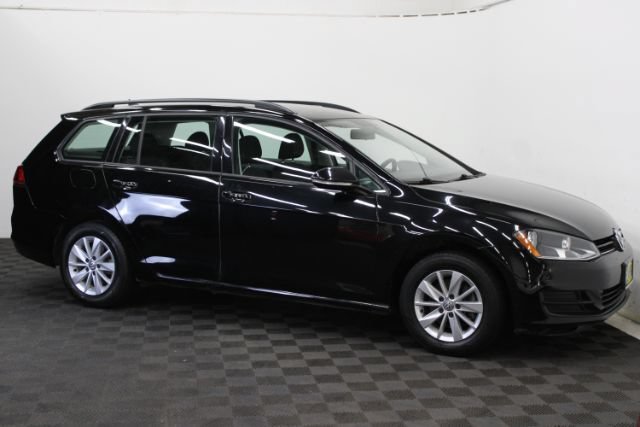 Used 2017 Volkswagen Golf S FWD image 1