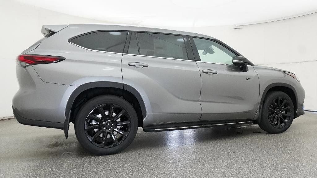 Certified 2026 Toyota Highlander Limited AWD/4WD image 23