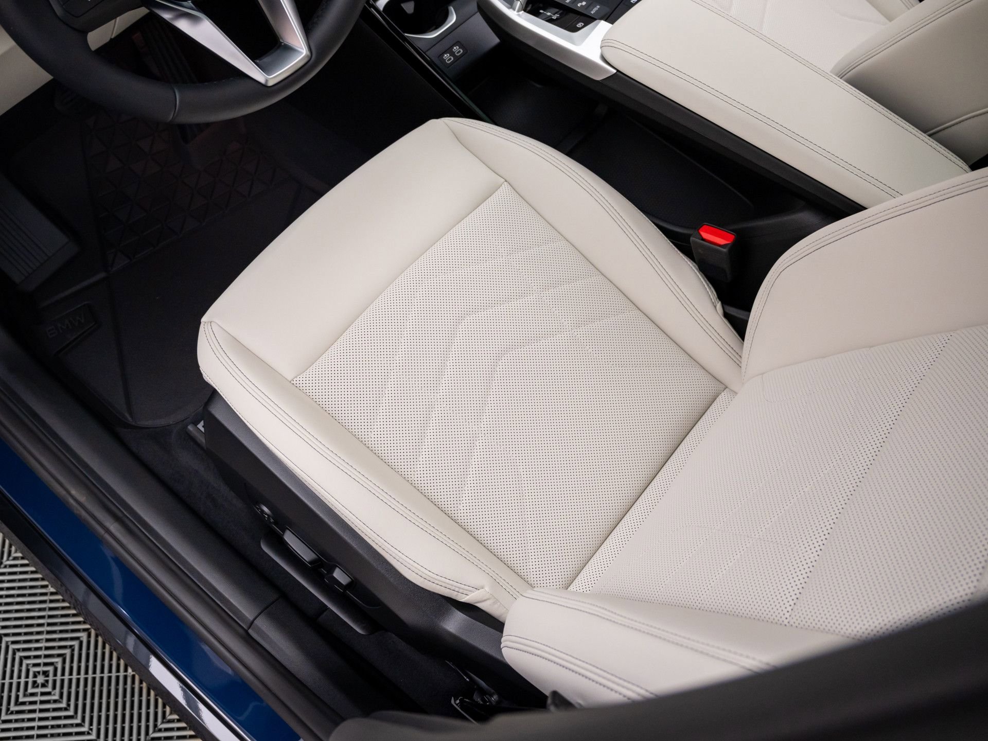 New 2026 BMW X1 xDrive28i AWD/4WD image 14