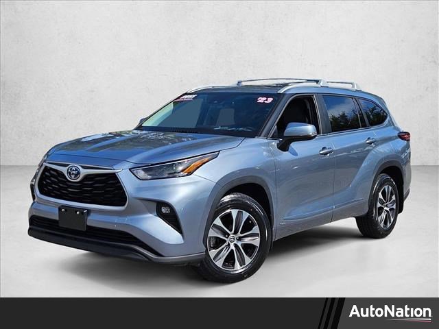 Used 2023 Toyota Highlander XLE AWD/4WD image 1