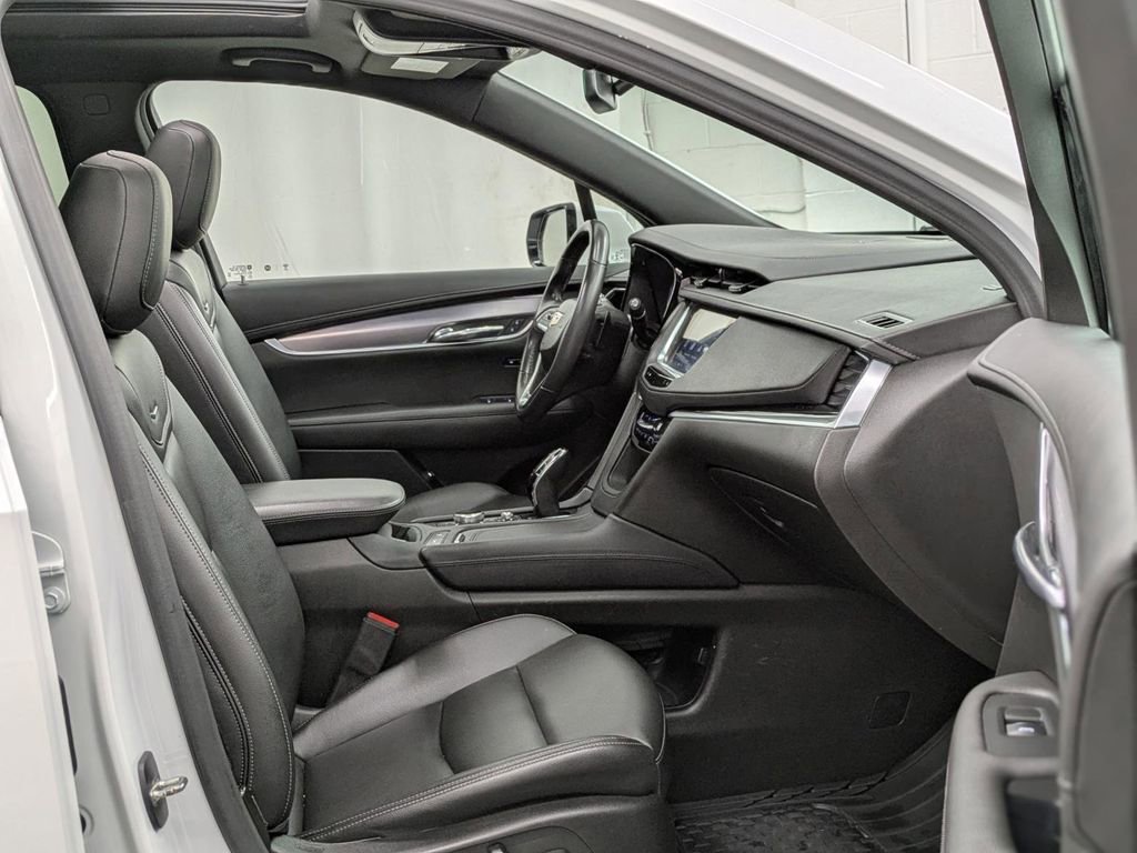 Used 2023 Cadillac XT6 Luxury image 20