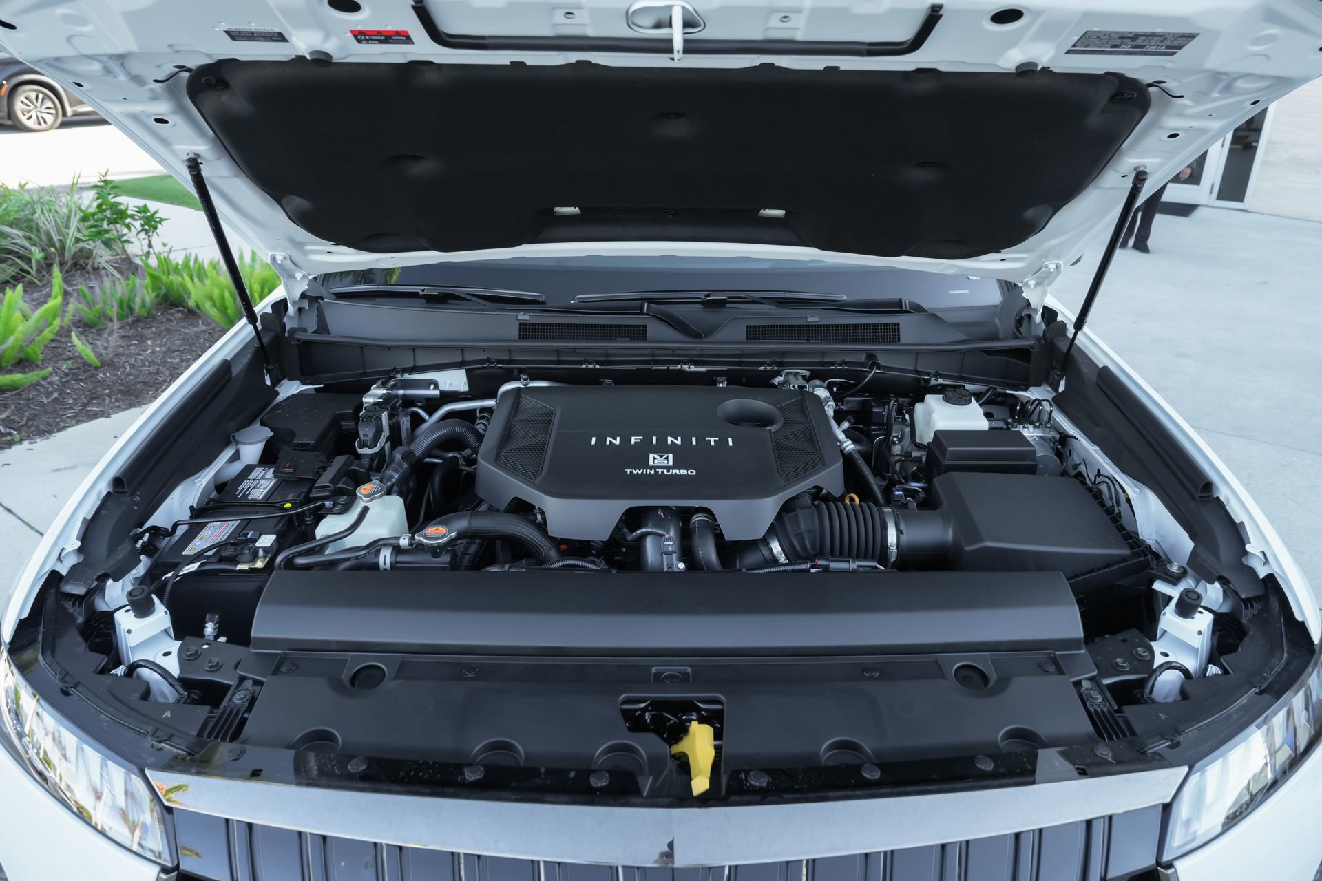 New 2026 INFINITI QX80 4WD w/ Sport Exterior Package image 36