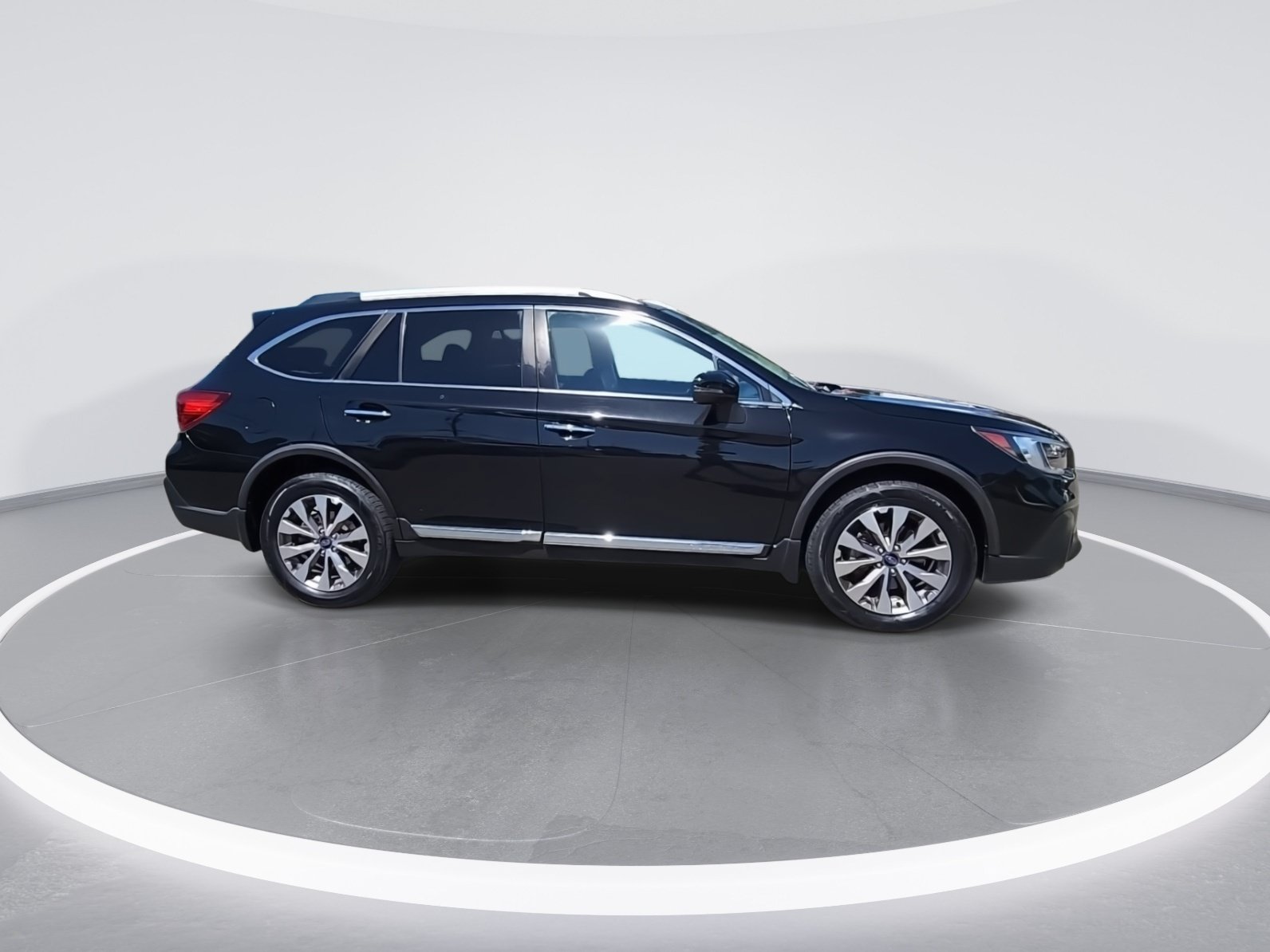 Used 2019 Subaru Outback 2.5i Touring w/ Protection Package #1 AWD/4WD image 9
