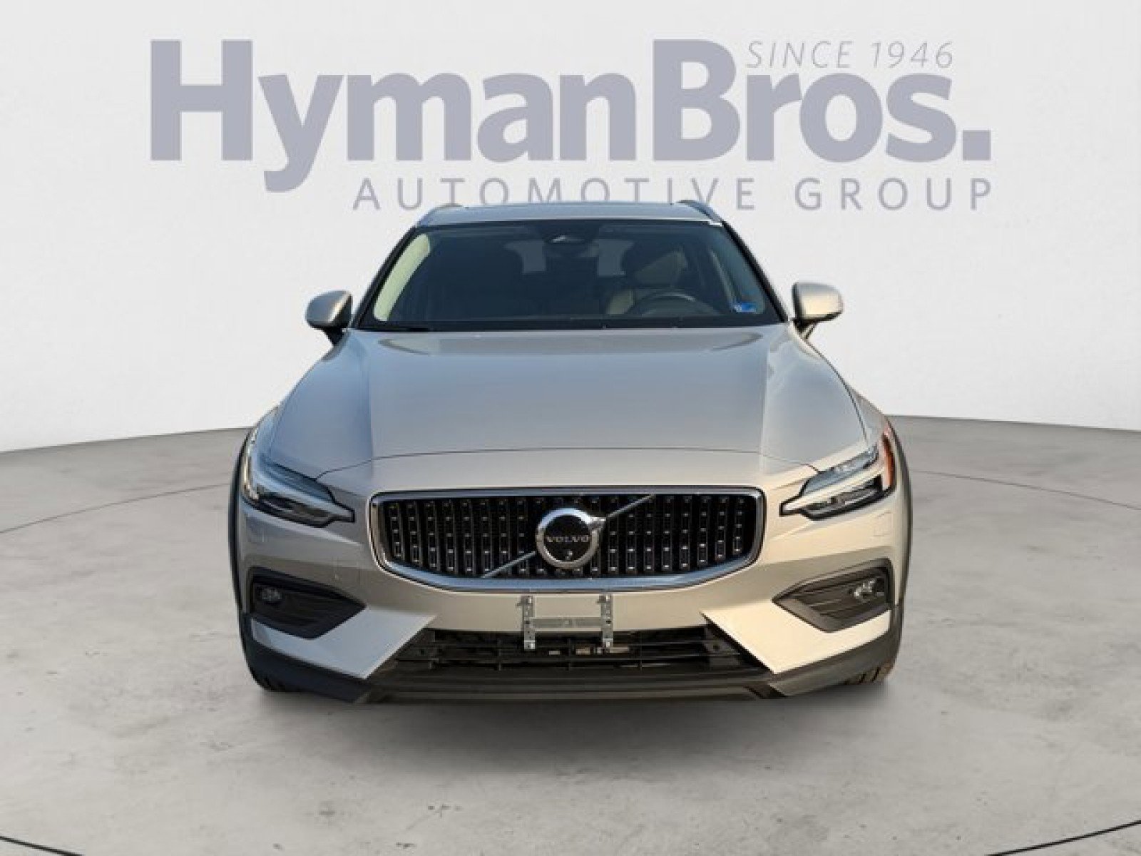 Used 2025 Volvo V60 B5 Cross Country Plus image 8