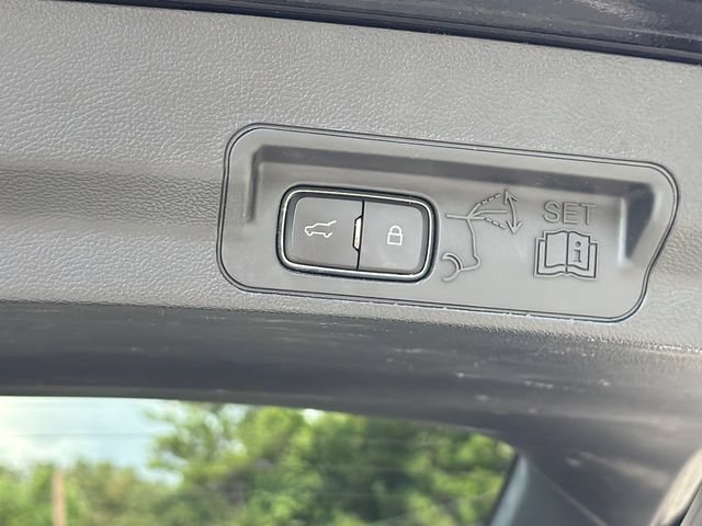 Certified 2020 Ford Explorer Limited RWD image 21