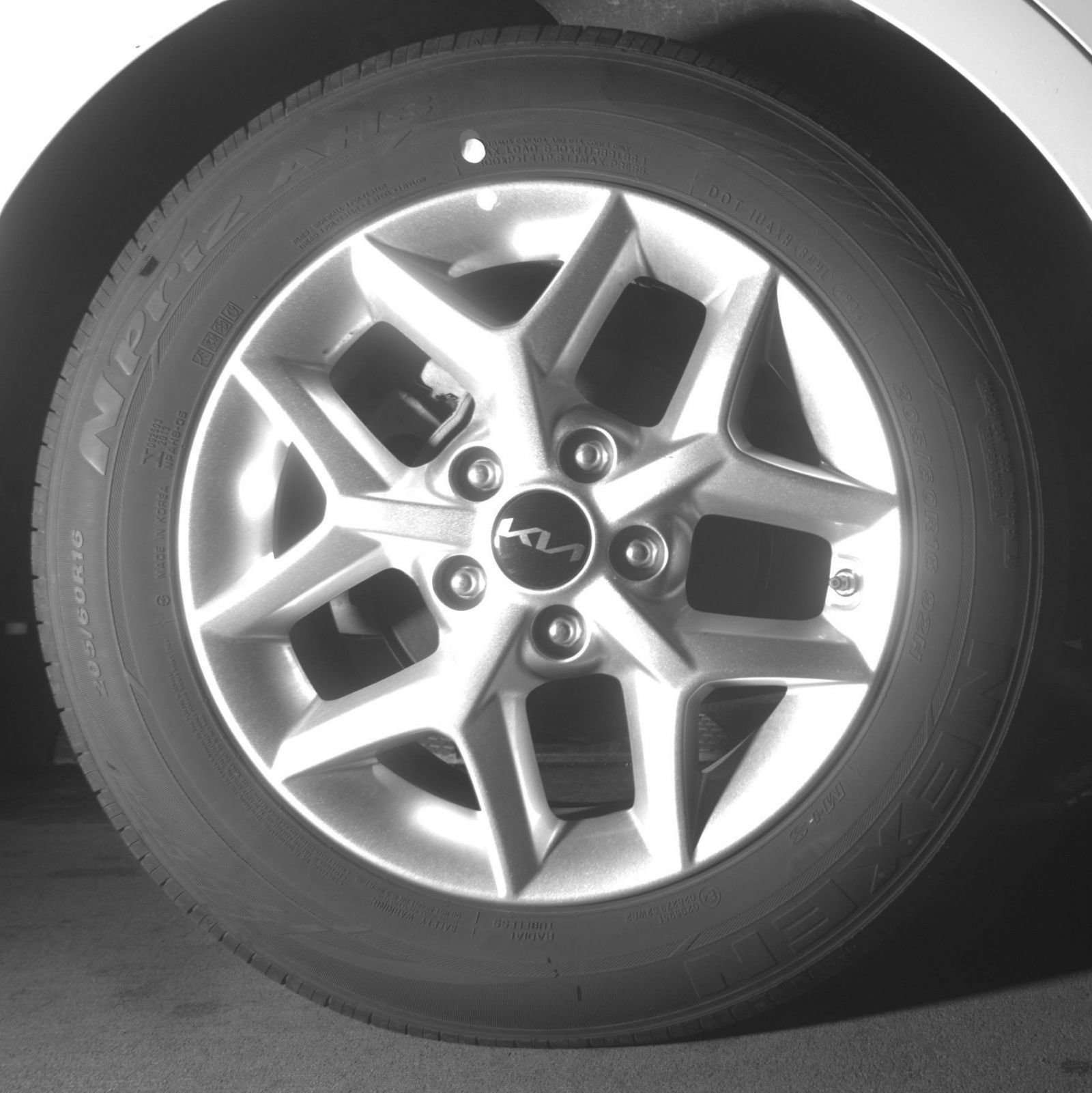 Used 2025 Kia Soul LX w/ LX Technology Package FWD image 24