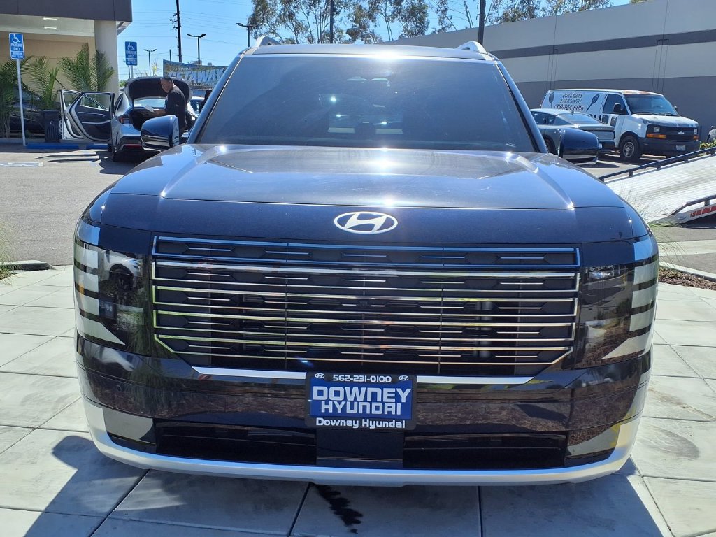 New 2026 Hyundai Palisade Calligraphy FWD image 2