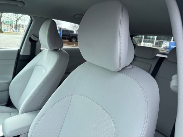 Certified 2025 Hyundai Kona SEL image 12