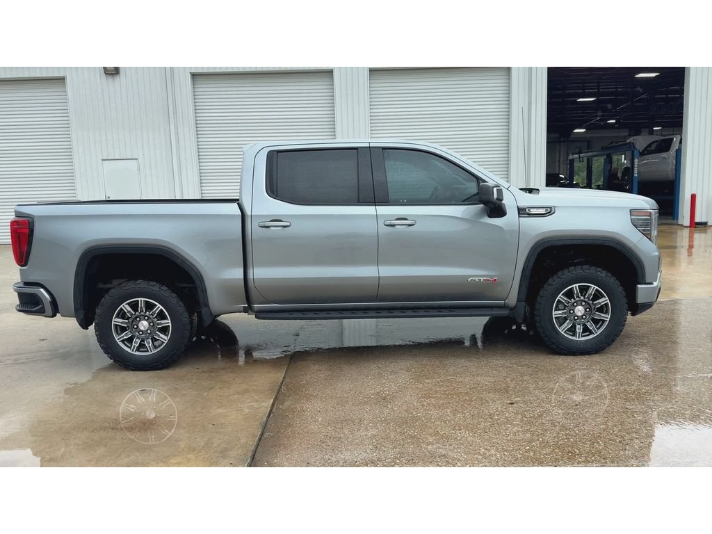 Used 2024 GMC Sierra 1500 AT4 w/ AT4 Premium Package AWD/4WD image 9