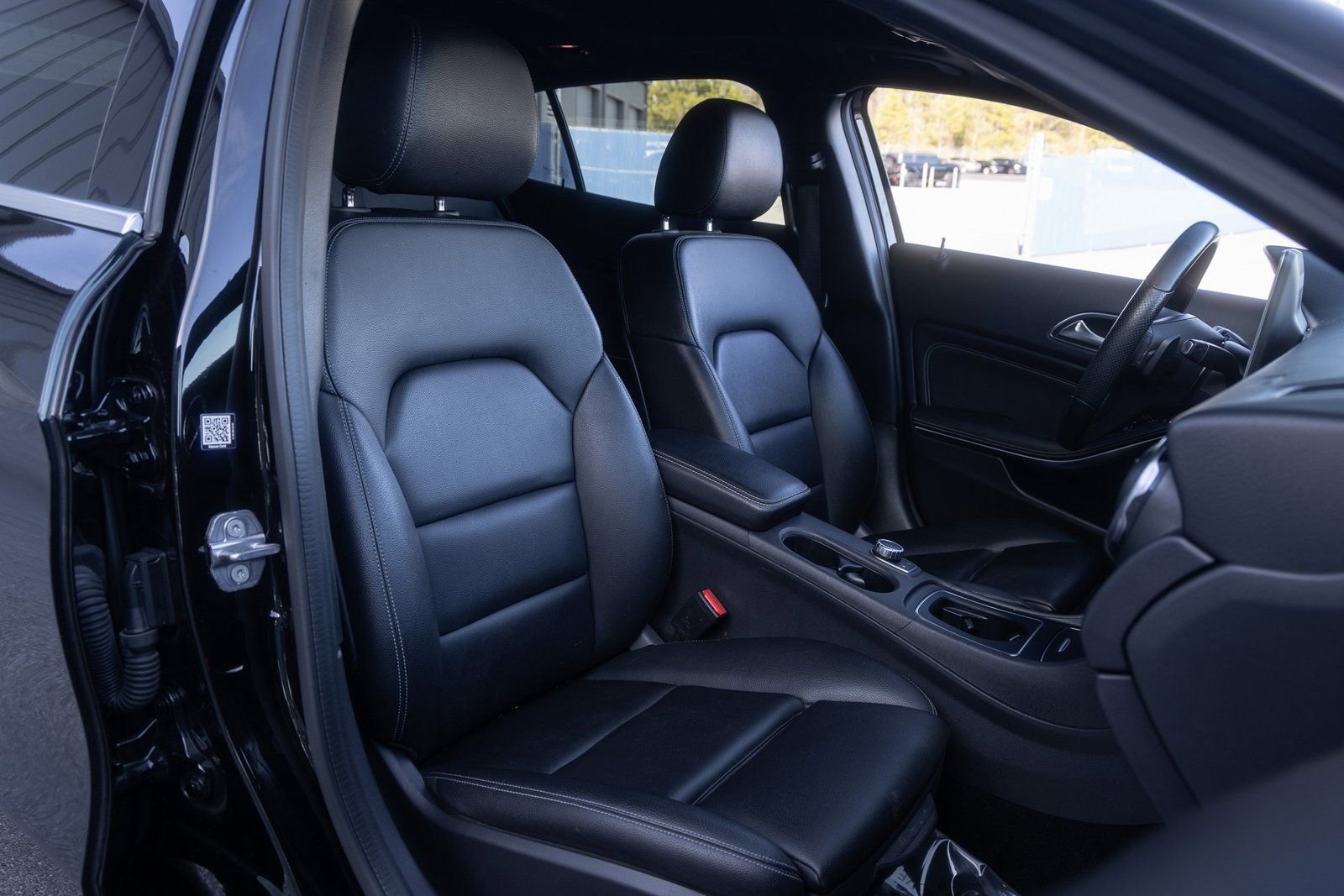 Used 2019 Mercedes-Benz GLA 250 4MATIC w/ Premium Package image 21