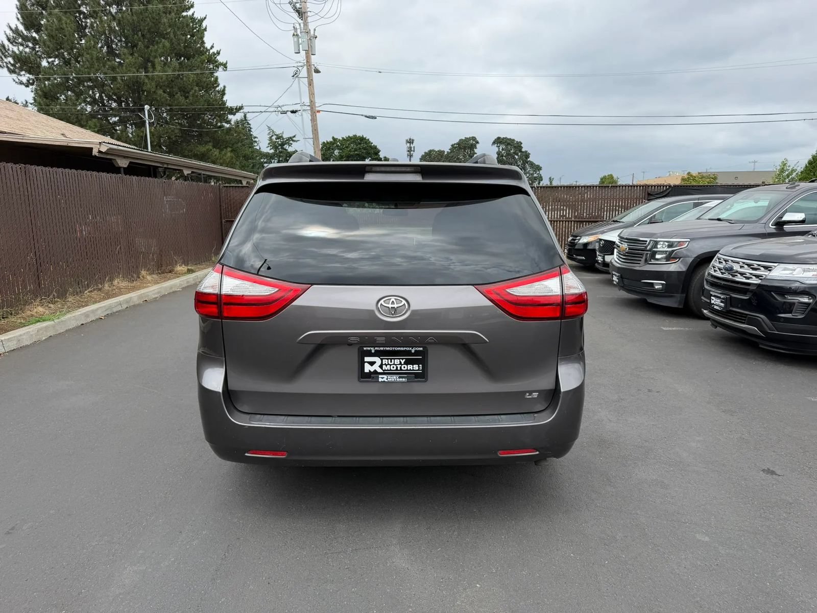 Used 2017 Toyota Sienna LE FWD image 5