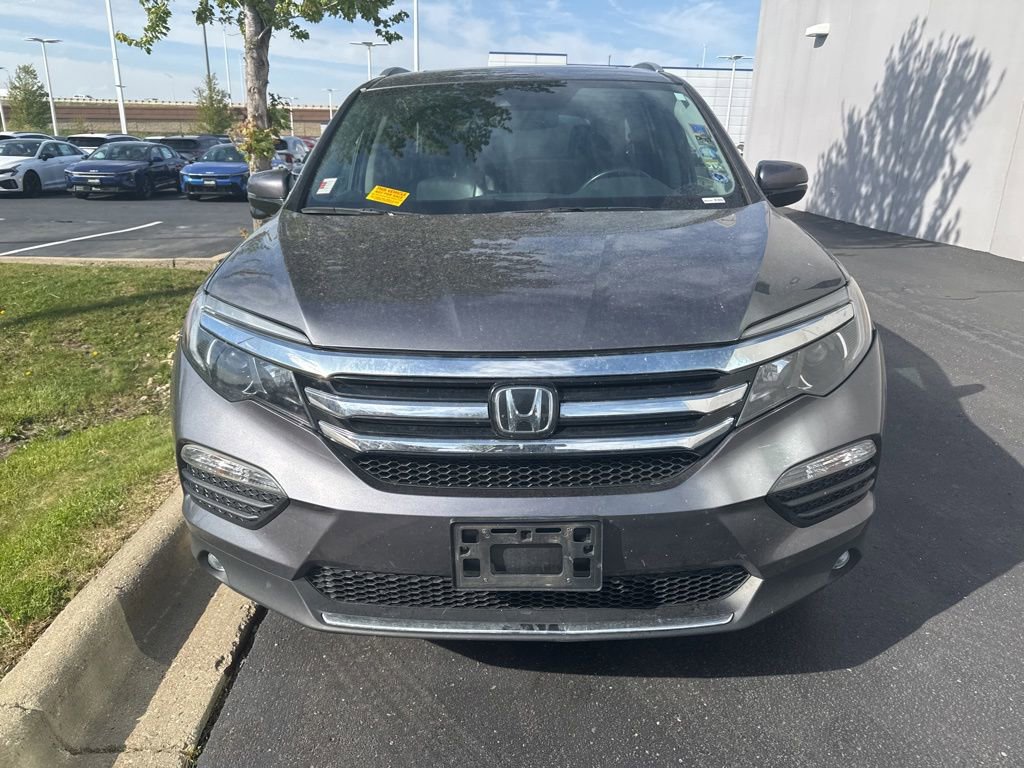 Used 2017 Honda Pilot Touring image 1
