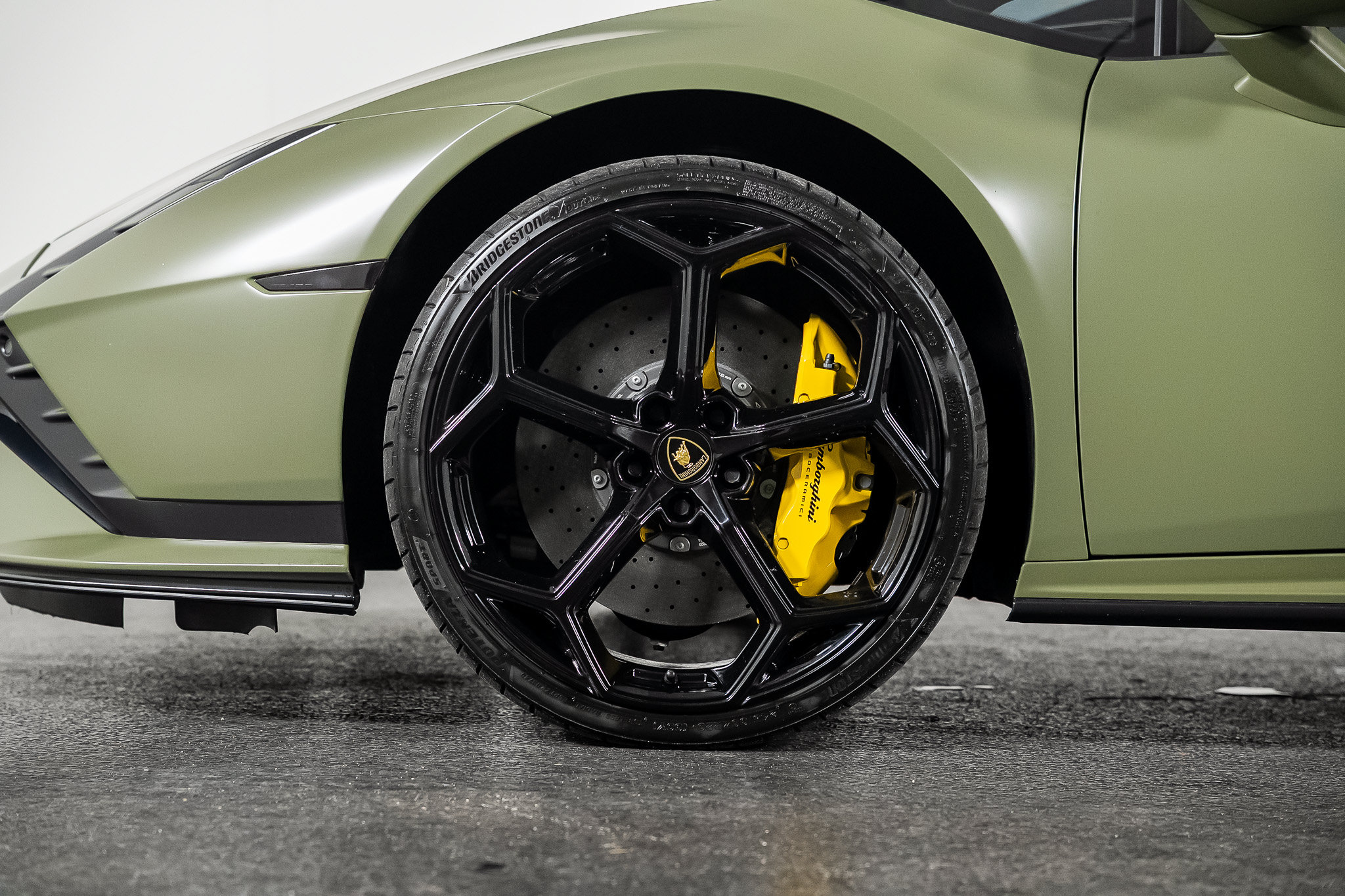 Used 2023 Lamborghini Huracan Tecnica RWD image 15