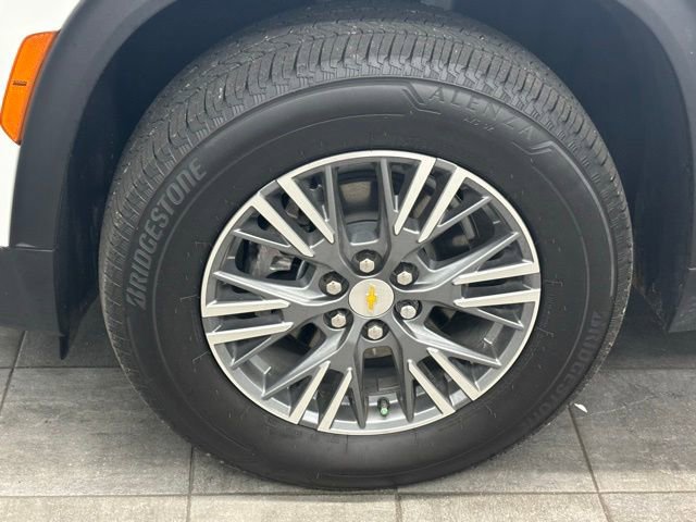 Used 2025 Chevrolet Traverse LT w/ Driver Confidence Package image 6