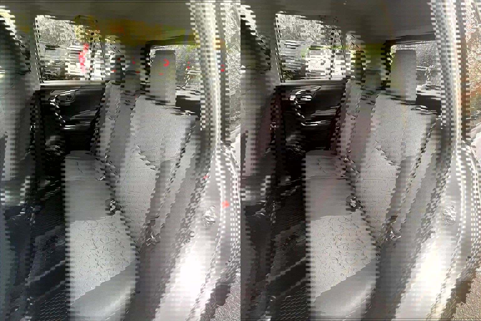 Used 2020 Toyota RAV4 XLE w/ Convenience Package image 25