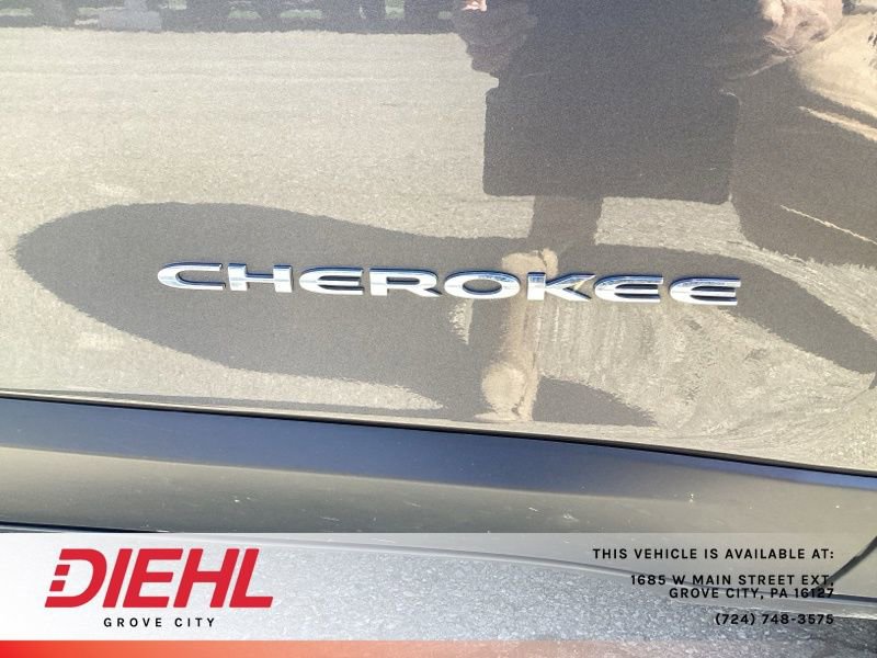 Used 2020 Jeep Cherokee Latitude Plus w/ Cold Weather Group image 10