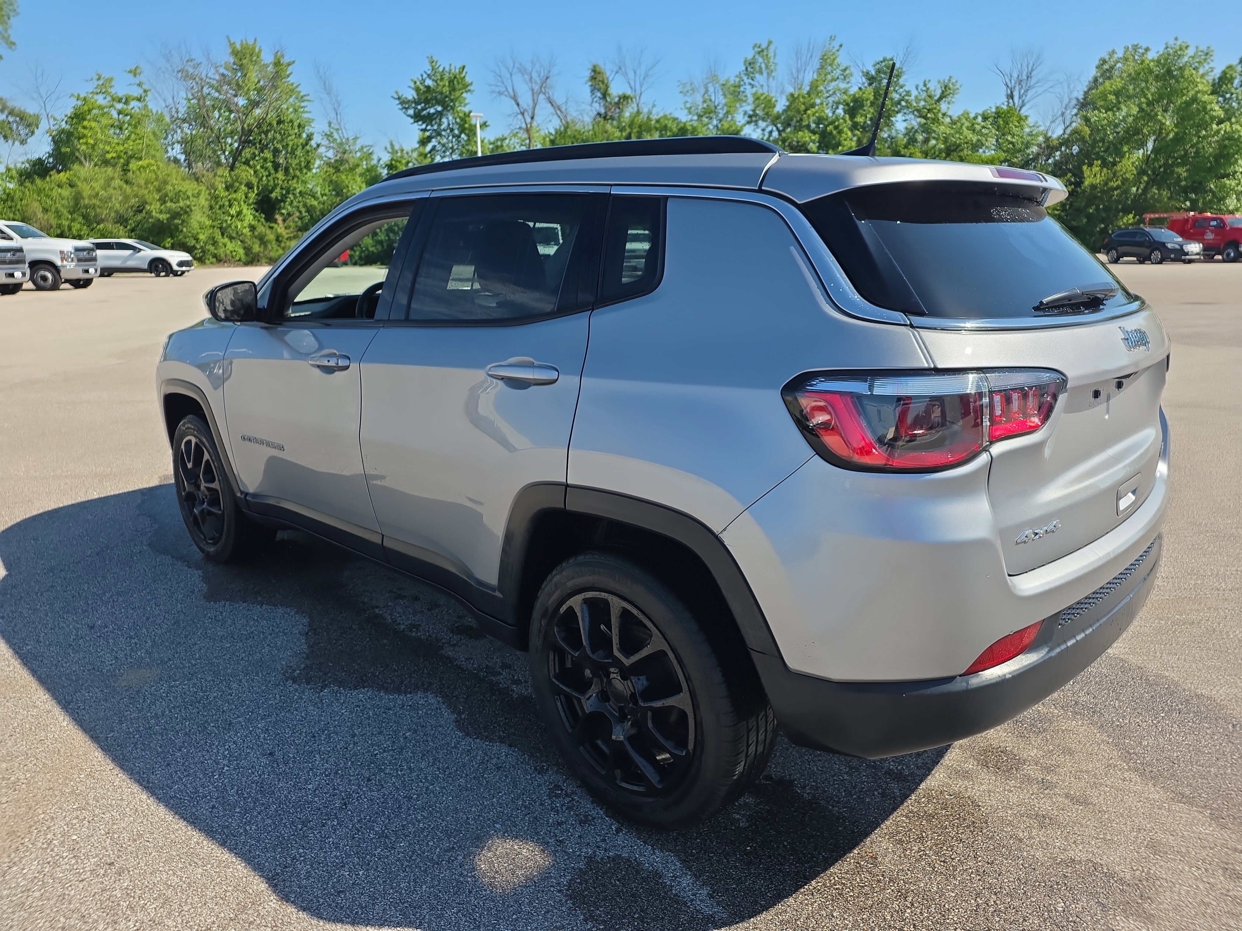 Used 2022 Jeep Compass Latitude AWD/4WD image 5