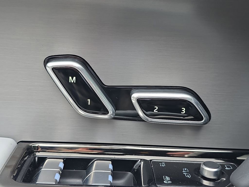 New 2026 Land Rover Range Rover Sport SE AWD/4WD image 30