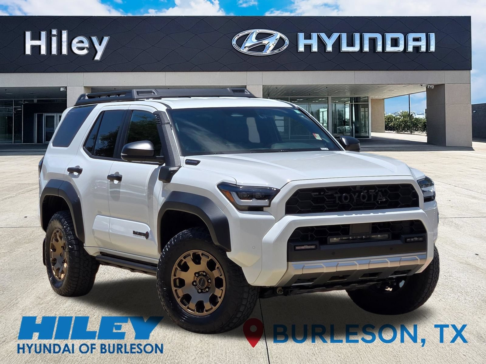 Used 2025 Toyota 4Runner Trailhunter AWD/4WD image 1