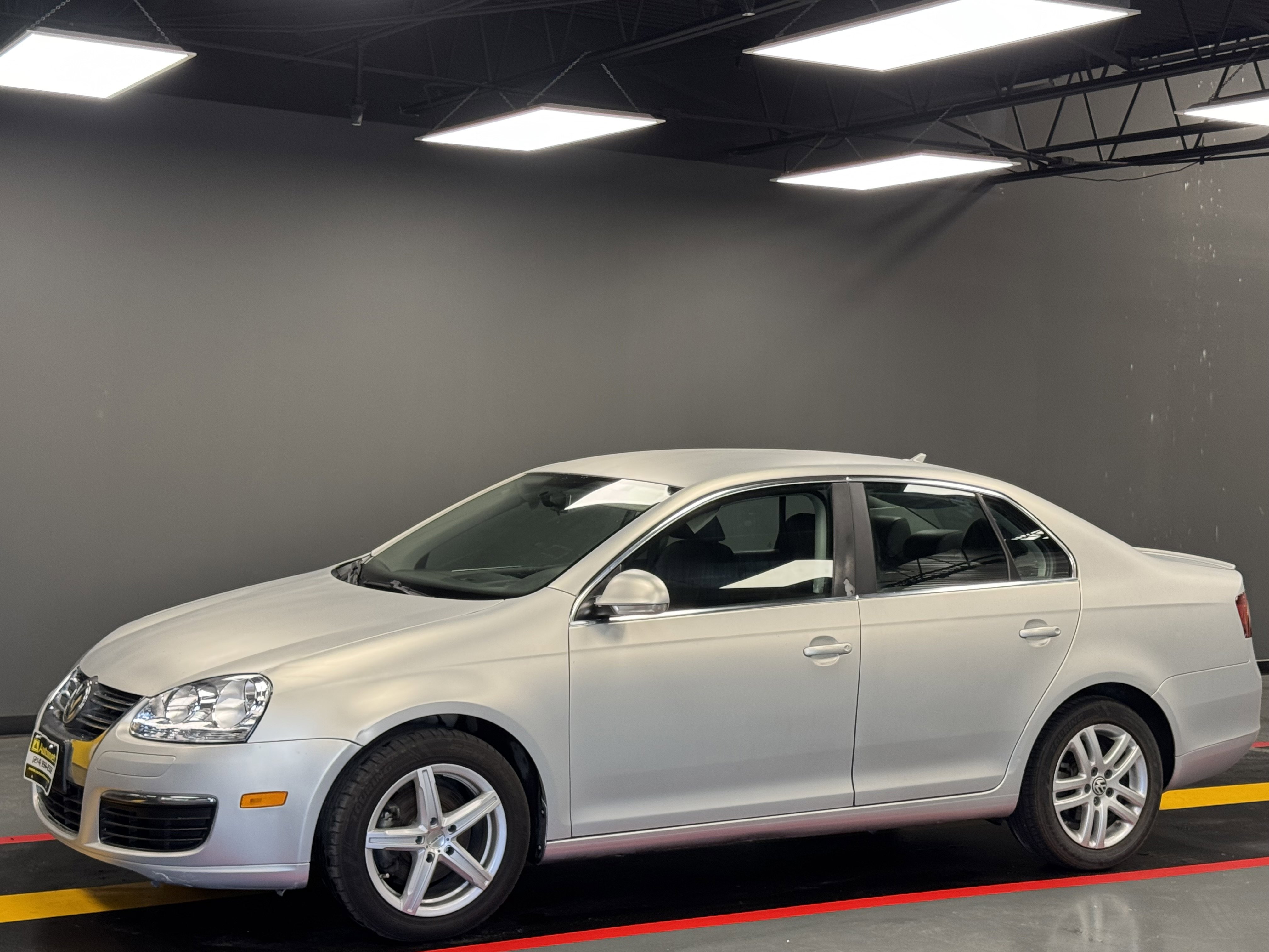 Used 2010 Volkswagen Jetta TDI image 1