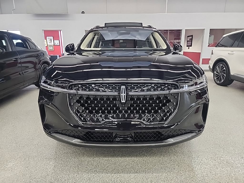 New 2026 Lincoln Nautilus Reserve w/ Jet Appearance Package image 2