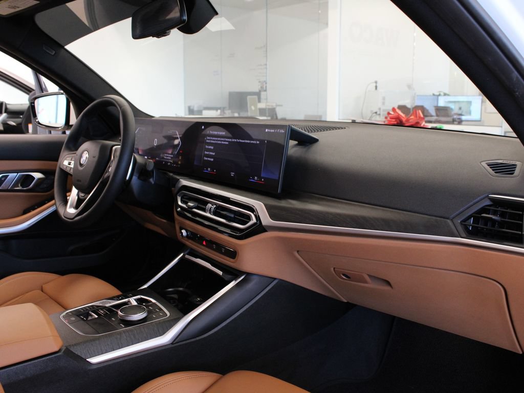 Used 2023 BMW 330i Sedan w/ Premium Package RWD image 18