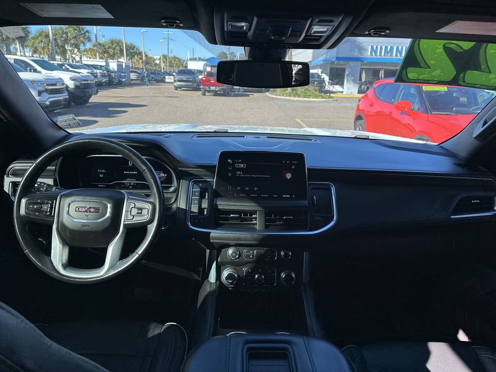 Used 2022 GMC Yukon SLT w/ SLT Premium Package image 18